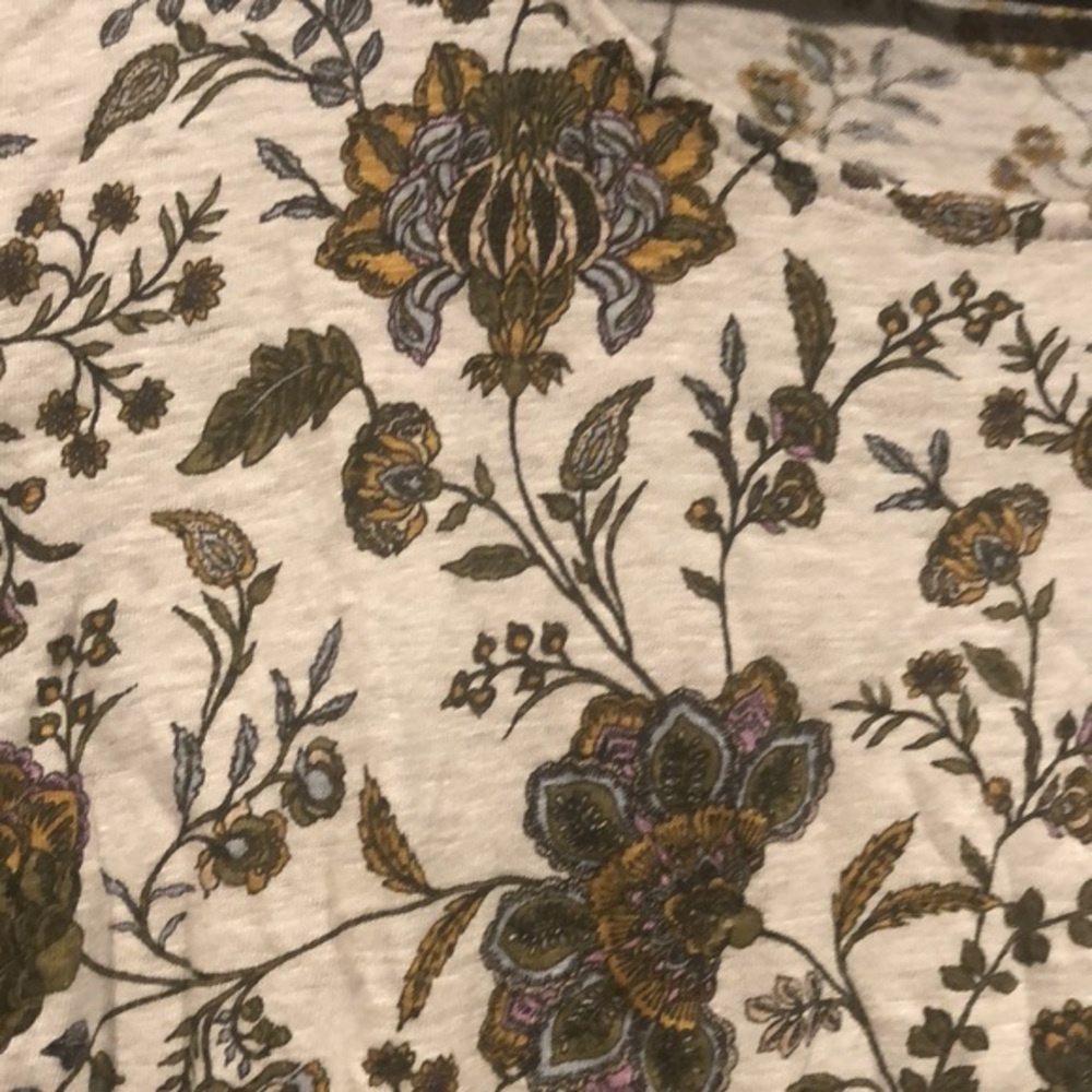 Floral Linen top - Picture 4 of 4